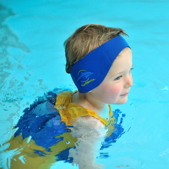 Fantasia Habana - Los gorros para piscina previenen la entrada de agua a  los oídos del bebé 👶🏊